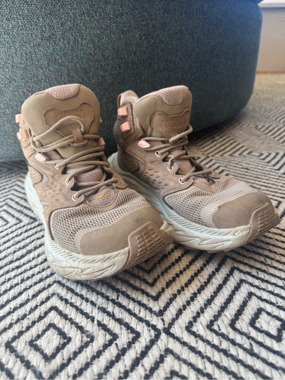 Hoka Anacapa 2 Mid GTX Women's Athletic High-Top hiking boots, size 6 Wide